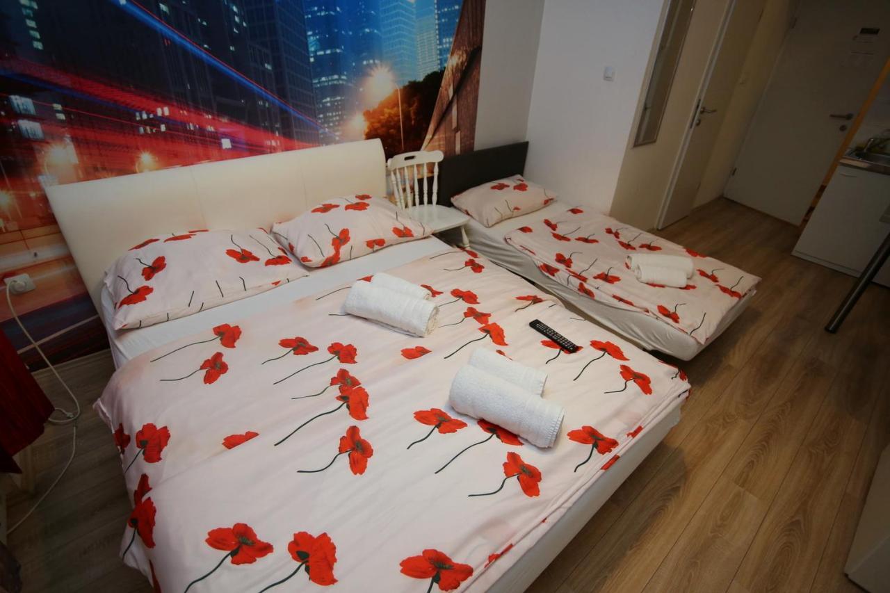 Apartments Rooms Fontane Trnje - Free Parking Загреб Екстериор снимка