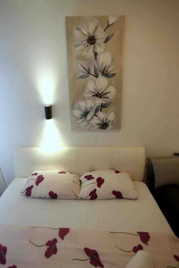 Apartments Rooms Fontane Trnje - Free Parking Загреб Екстериор снимка