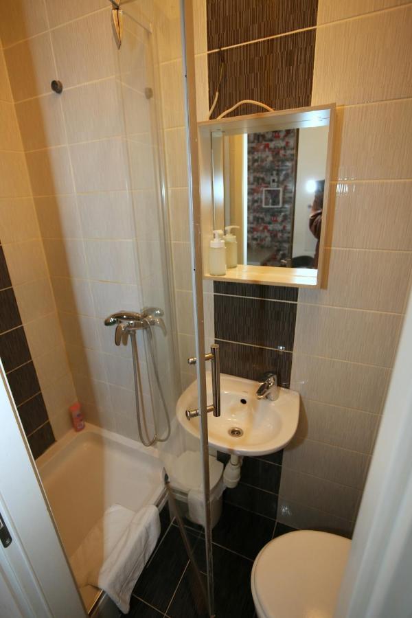 Apartments Rooms Fontane Trnje - Free Parking Загреб Екстериор снимка