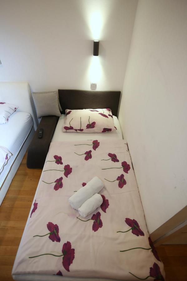 Apartments Rooms Fontane Trnje - Free Parking Загреб Екстериор снимка