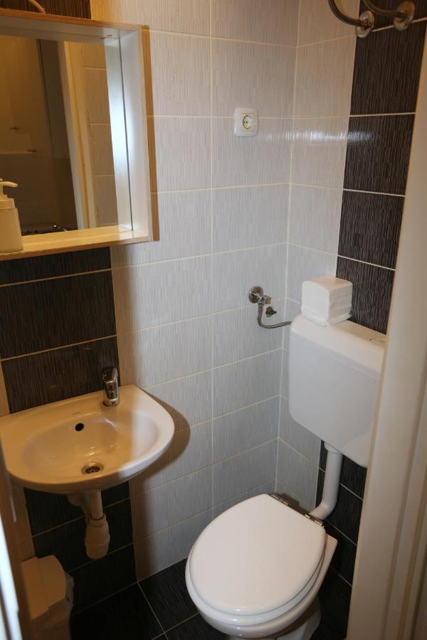 Apartments Rooms Fontane Trnje - Free Parking Загреб Екстериор снимка